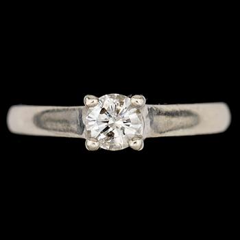 RING, sk Tiffanystil, 14k vitguld med diamant ca0,45ct. Vikt 3,2g.