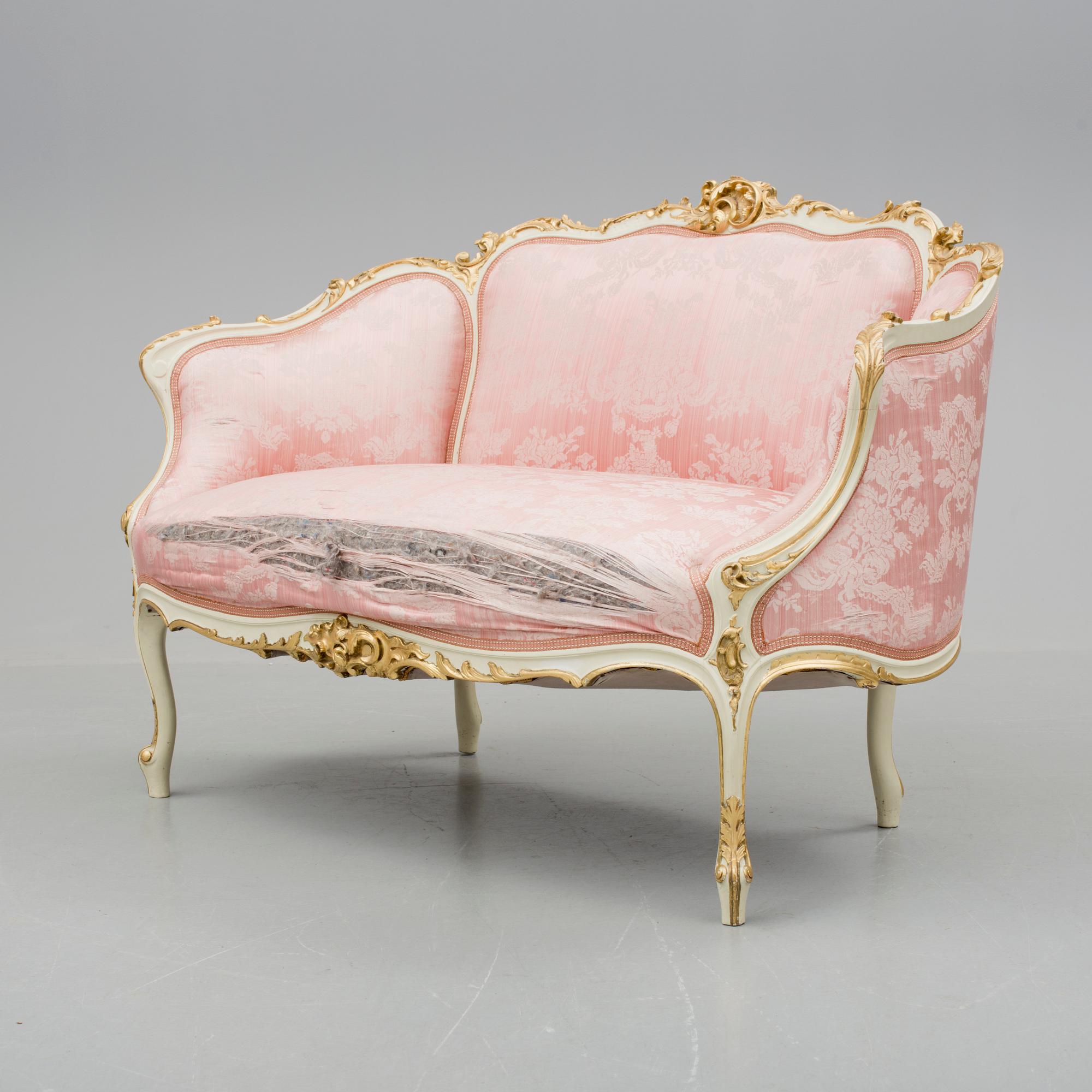 SOFFA OCH FOTPALL, 2 delar, rokokostil, 1900-talets första hälft.