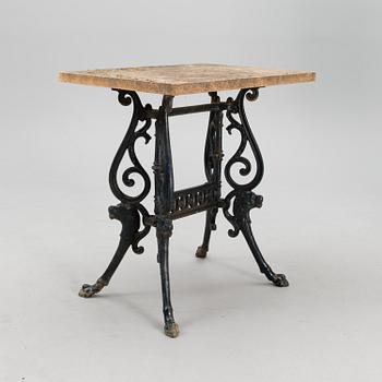 An early 20th century five piece garden suite for Porin Konepaja (Björneborgs Mekaniska Werkstad).