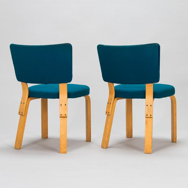 Alvar Aalto, a pair of mid-20th century '62' chairs  for O.Y. Huonekalu- ja Rakennustyötehdas A.B.