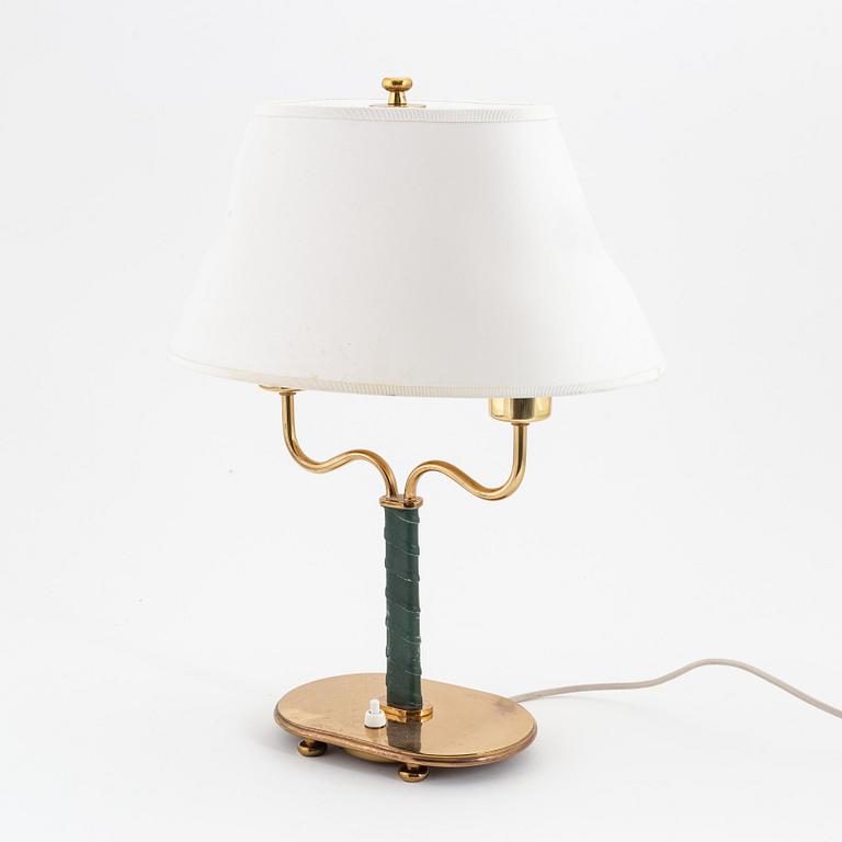 Josef Frank, bordslampa, modell 2388, Firma Svenskt Tenn.