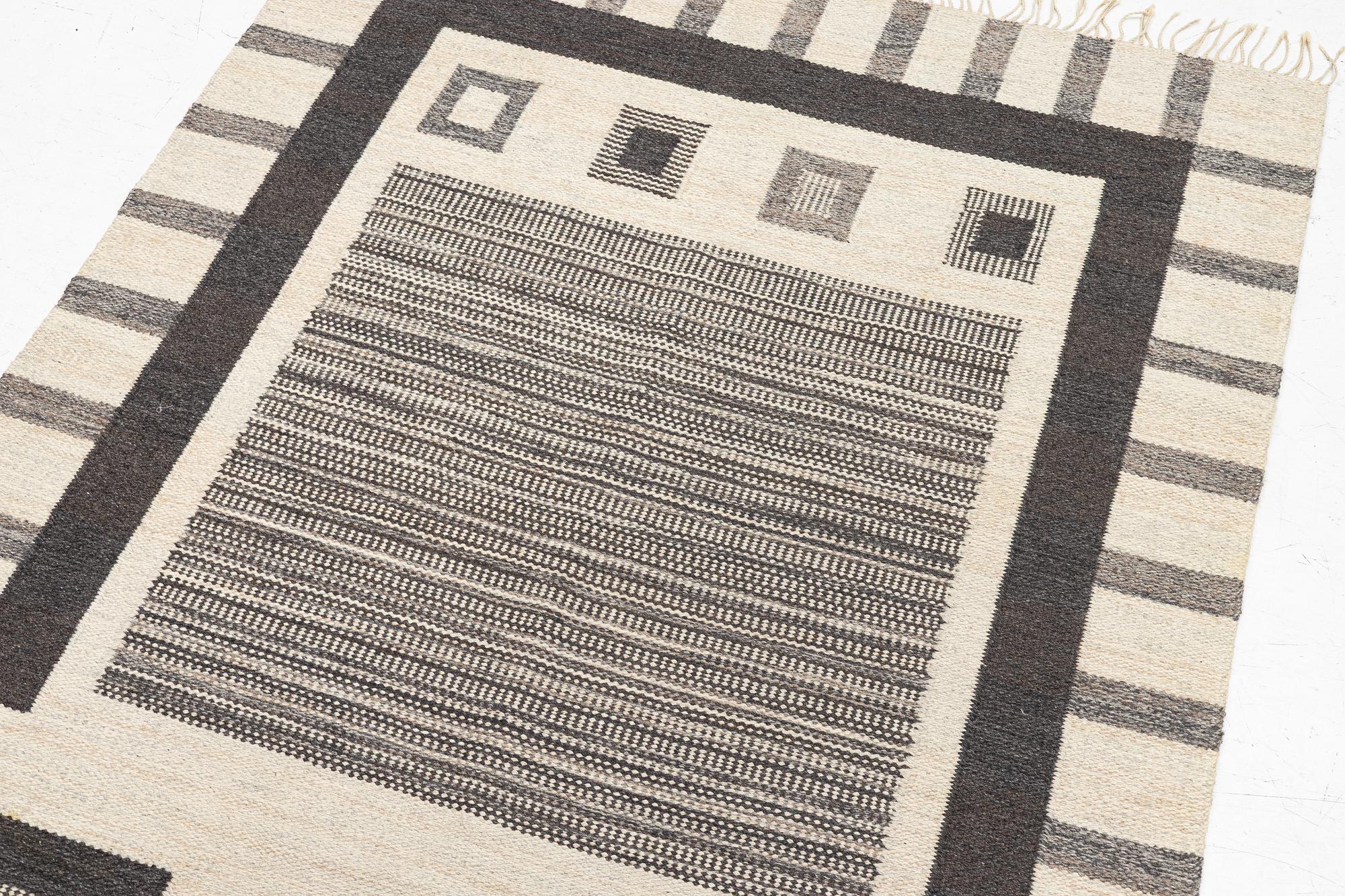Margareta Åkerberg, rya tapestry, signed MÅ, approx. 202 x 140 cm.