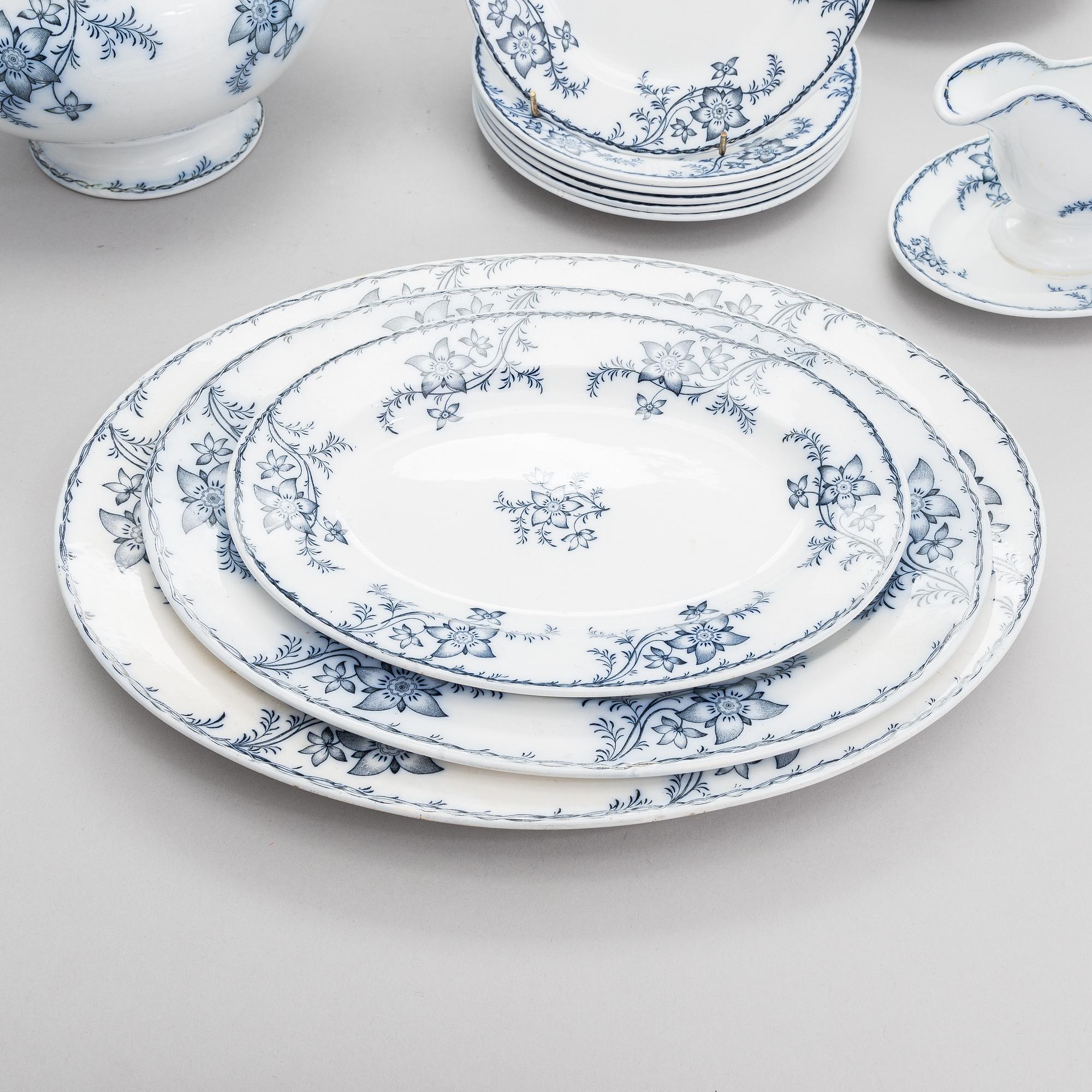 A 25-piece dinner ware for Villeroy  Boch, France.