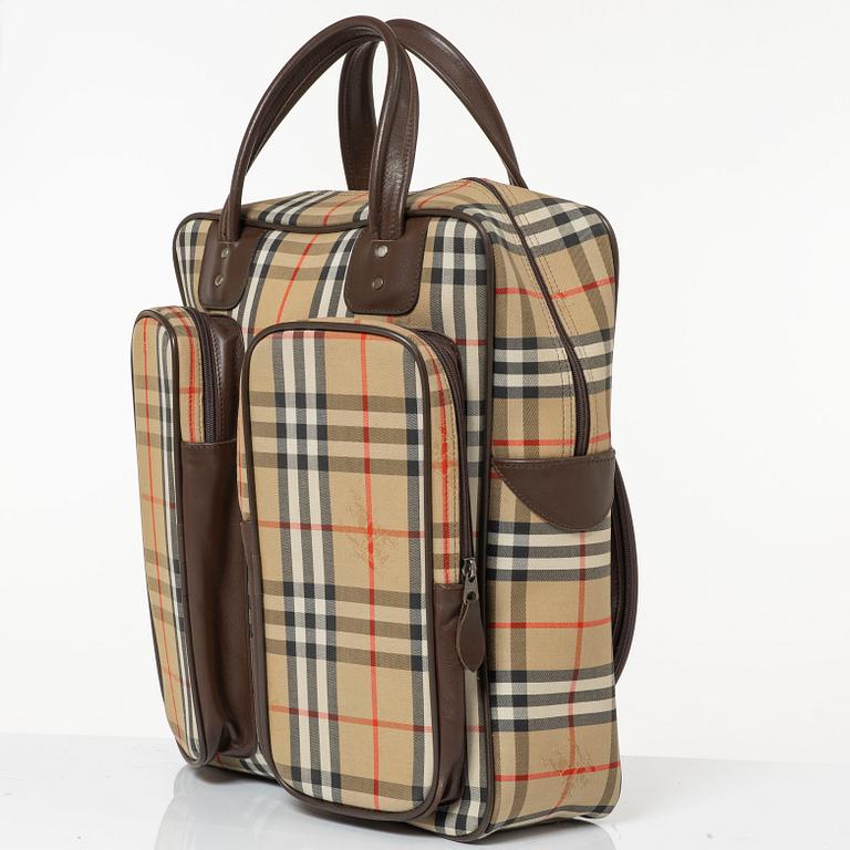 Burberry, a tennis bag.