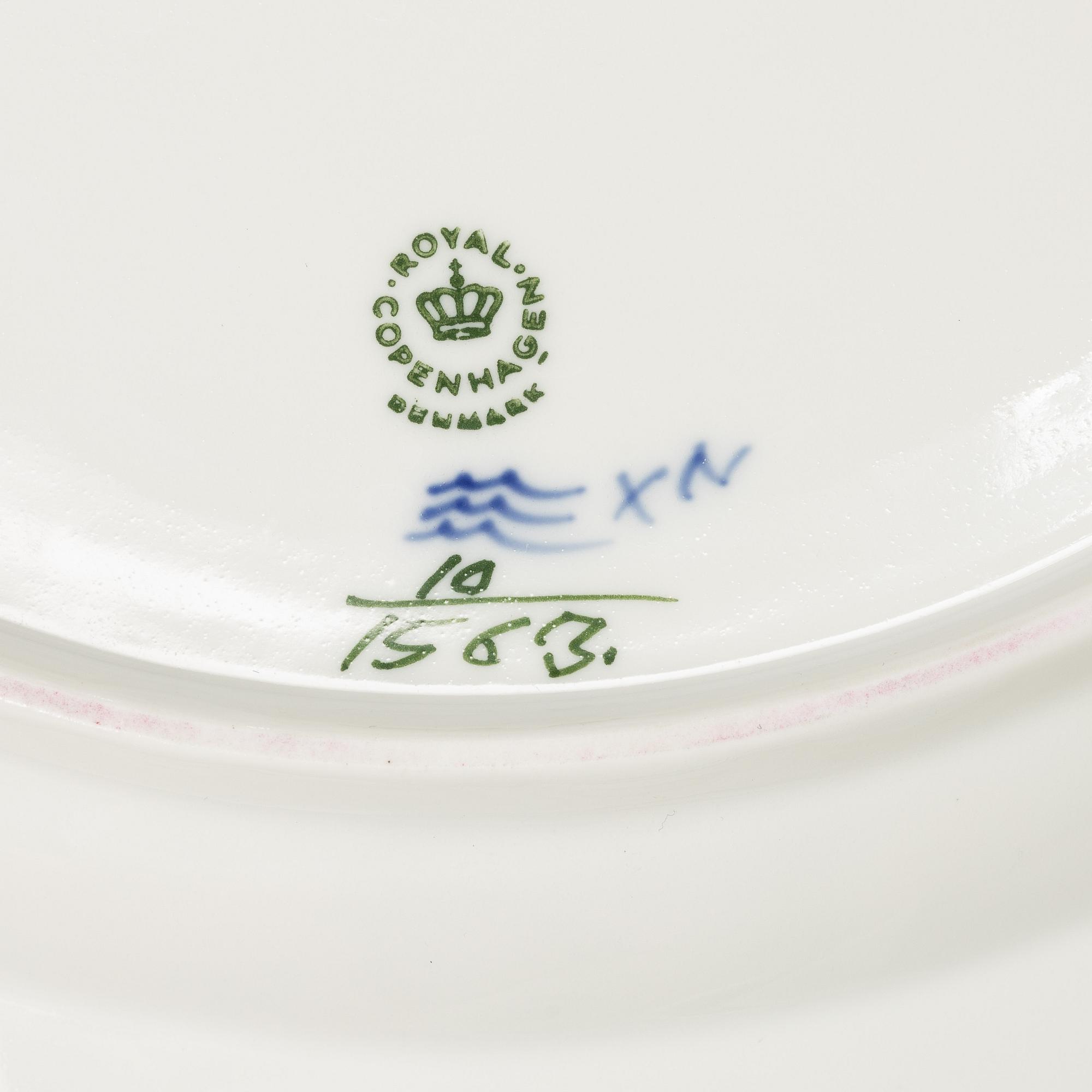 Royal Copenhagen, matservis, porslin, 38 delar, "Blå blomst", Danmark.