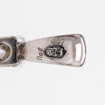 Örhängen och hänge, 14K vit/gultguld, odlade pärlor och diamant ca 0.07 ct enligt gravyr.
