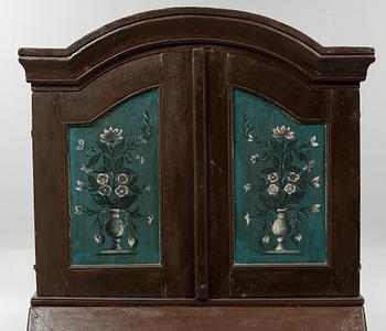 A Swedish handicrafted cabinet, made around year 1800.