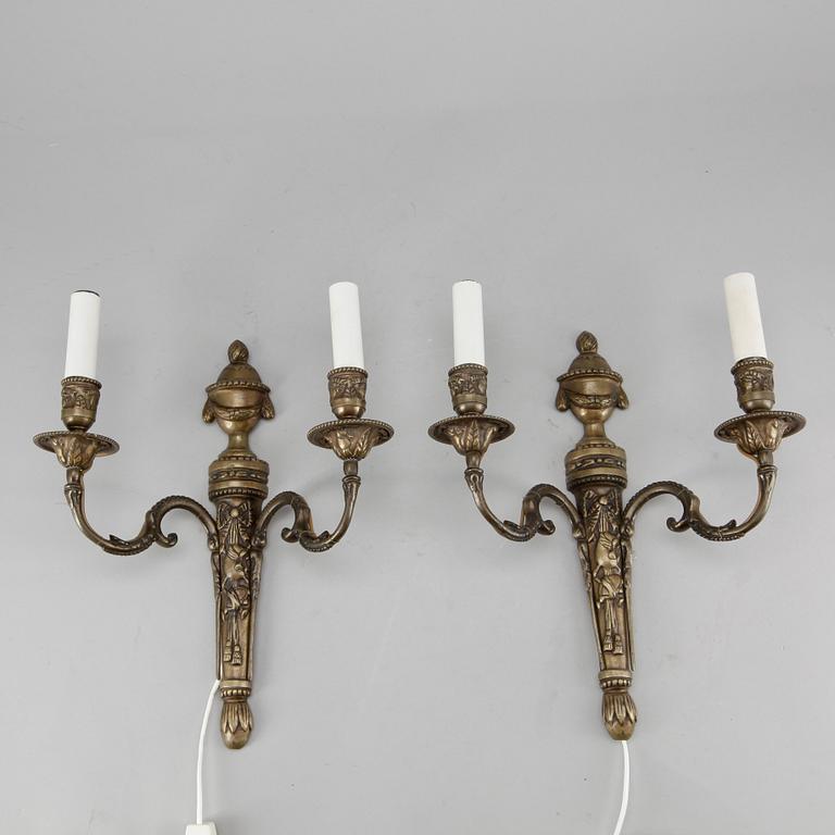 VÄGGAPPLIQUER, ett par, mässing, Louis XVI-stil, 1900-talets mitt.