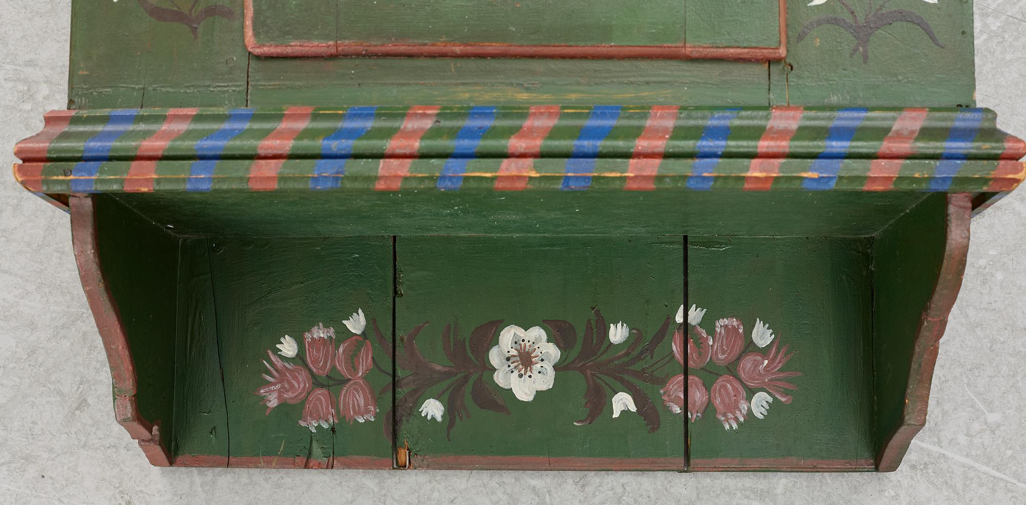 Hängskåp, allmoge, 1800-tal.