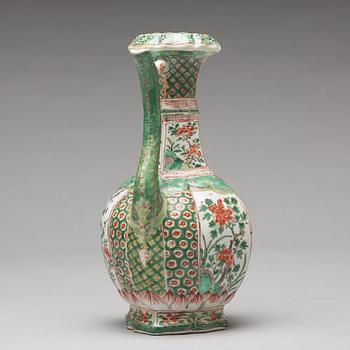 A famille verte kendi/ewer for the persian market, Qing dynasty, Kangxi (1662-1722).