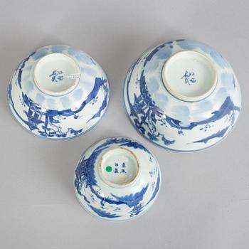 A set of three blue and white bowls, Qing dynasty, 19th Century.