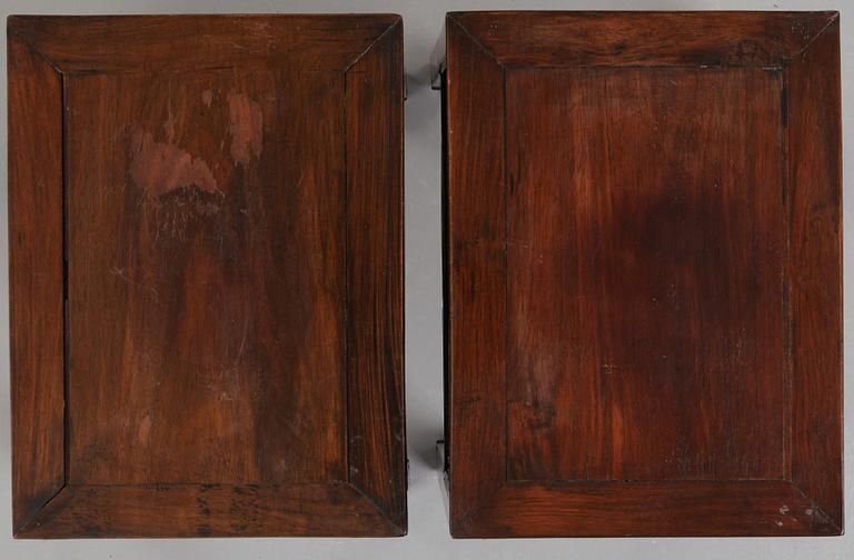 BORD, två stycken, trä. Kina, 1900-tal.