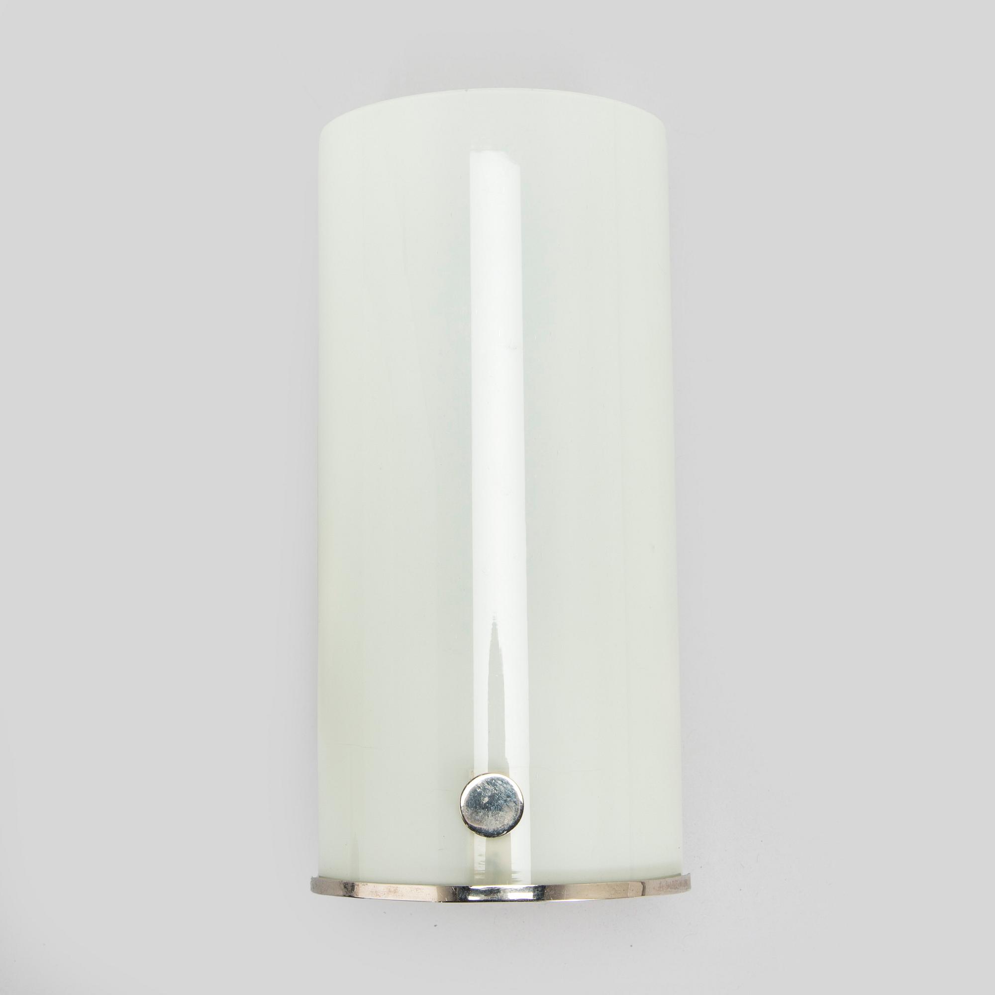 Paavo Tynell, a 1930s wall light '7258' for Taito.