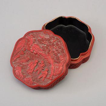 A Chinese red lacquered box with cover, circa 1900.