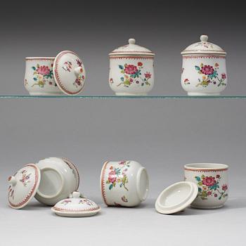 CREMEKOPPAR med LOCK, sex stycken, kompaniporslin. Qingdynastin, Qianlong (1736-95).