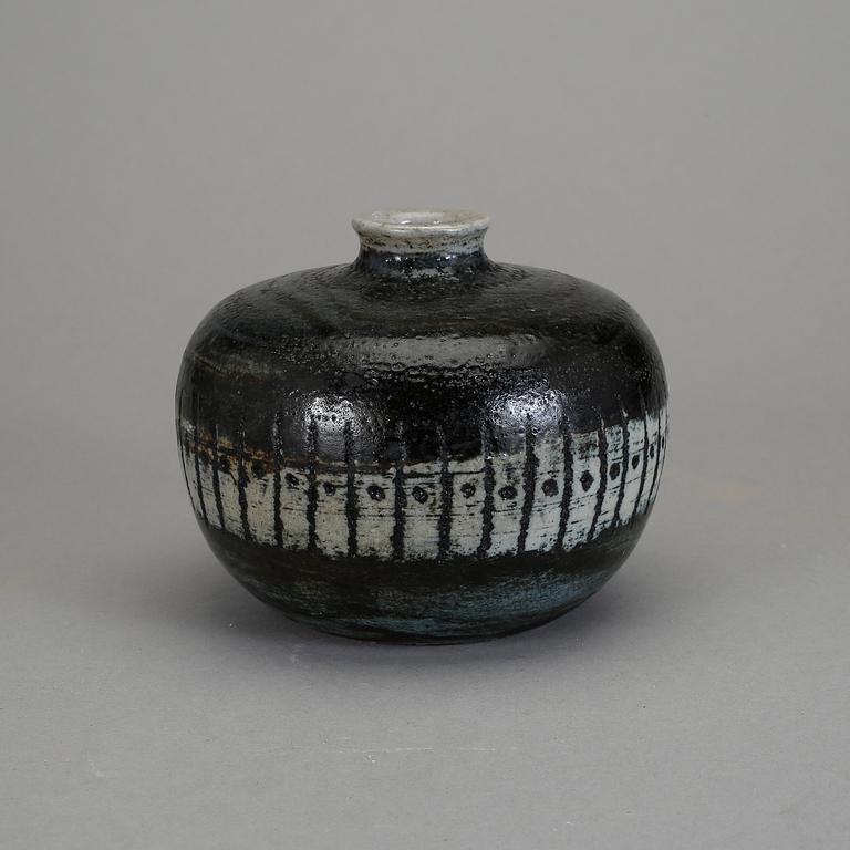 VAS, chamotterat stengods, Anders Bruno Liljefors, Gustavsberg studio 1952.
