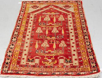 A rug, antique Kirşehir probably, prayer rug, ca 166 x 100-104 cm, Central Anatolia.