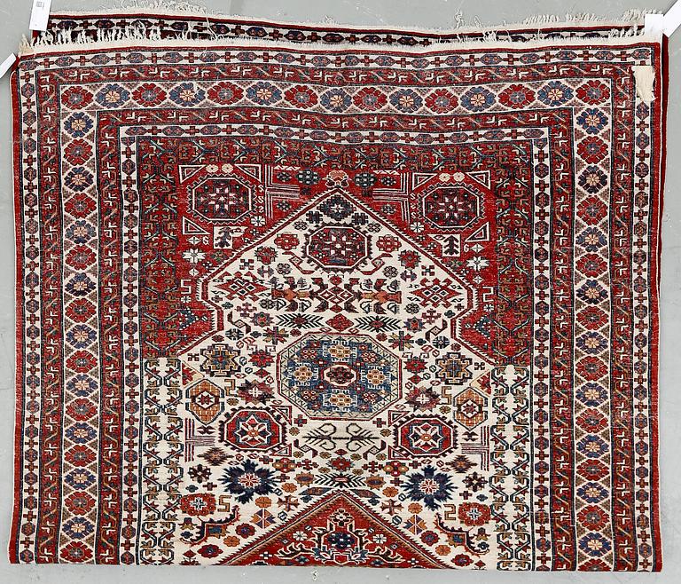 MATTA, sannolikt semiantik Kashgai. Ca 277x165 cm.