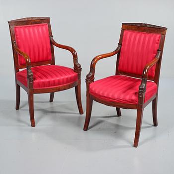 KARMSTOLAR, ett par, empire, Syd-/Mellaneuropa, 1800-talets första hälft.