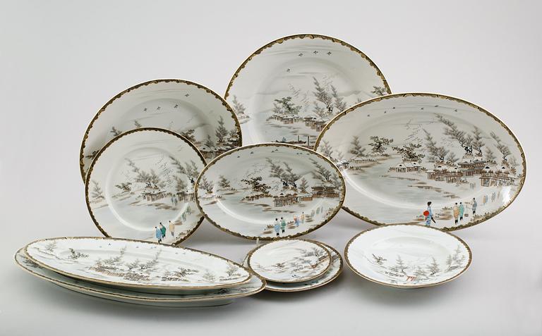 MATSERVIS, 45 delar, porslin, Japan, 1900-talets första hälft.