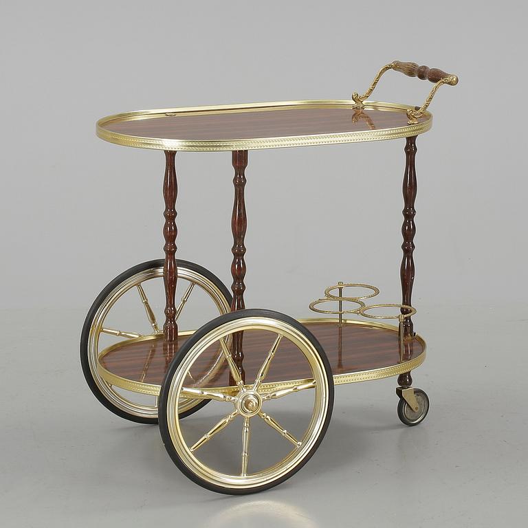 SERVERINGSVAGN, 1900-talets andra hälft.
