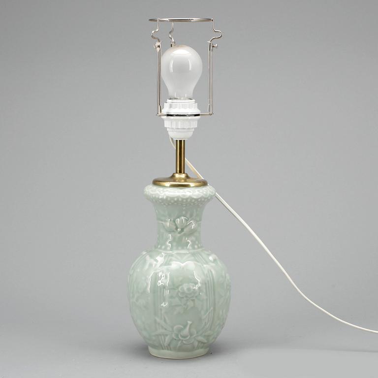 VAS/BORDSLMAPA, porslin, Kina, moderna tillverkning.