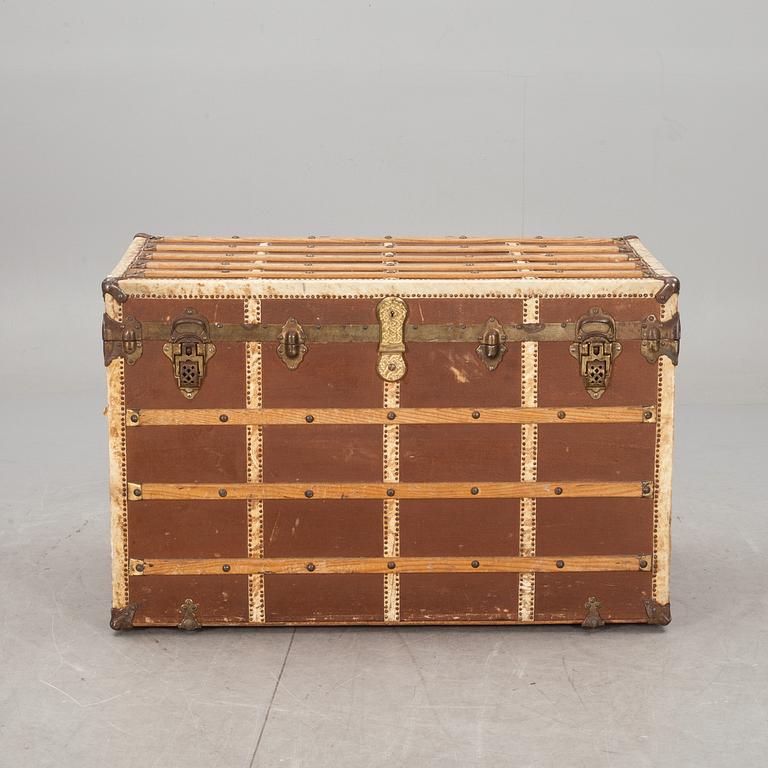 KOFFERT, 1900-talets första hälft.