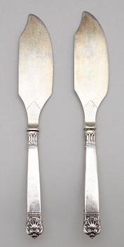 FISKKNIVAR, ett par, silver, Gustaf Wallin, Falun 1854. Vikt ca 130 g.