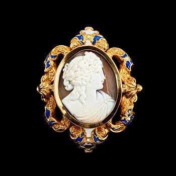 A BROOCH, cameo, enamel.