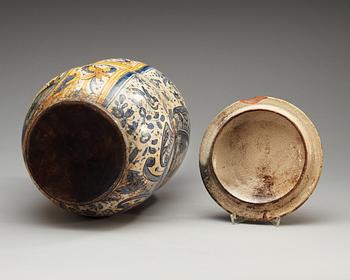 An Italian jar with cover, 17/18th Century.