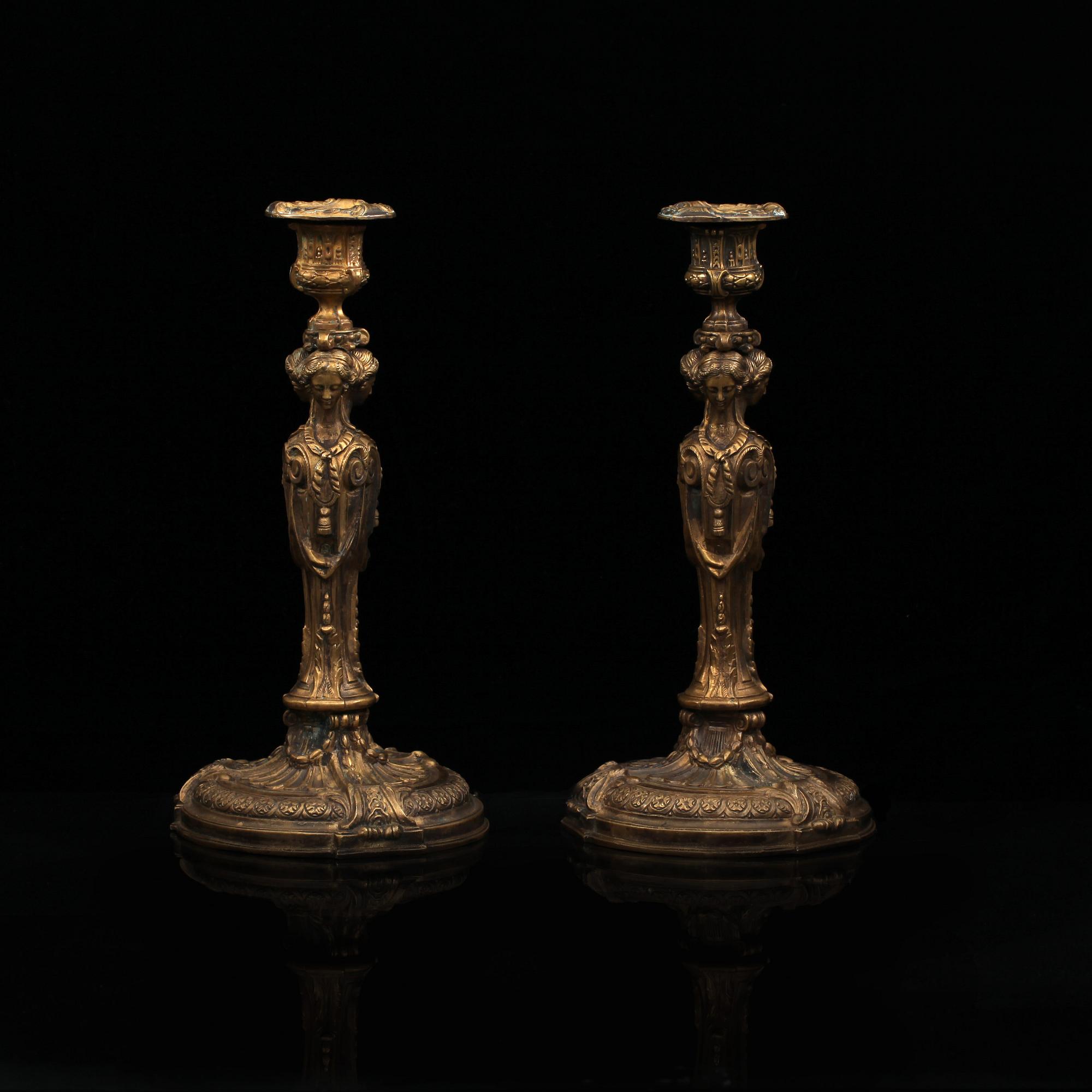 LJUSSTAKAR, ett par, brons. Louis XVI-stil. 1800/1900-tal.