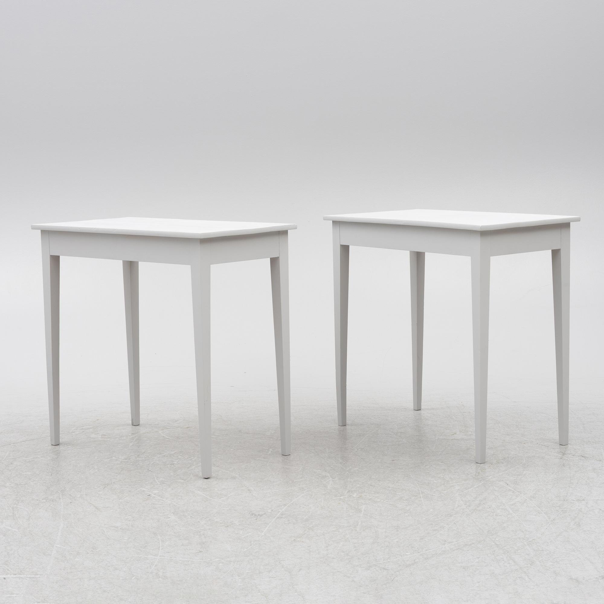 Side tables, a pair, 20th century.