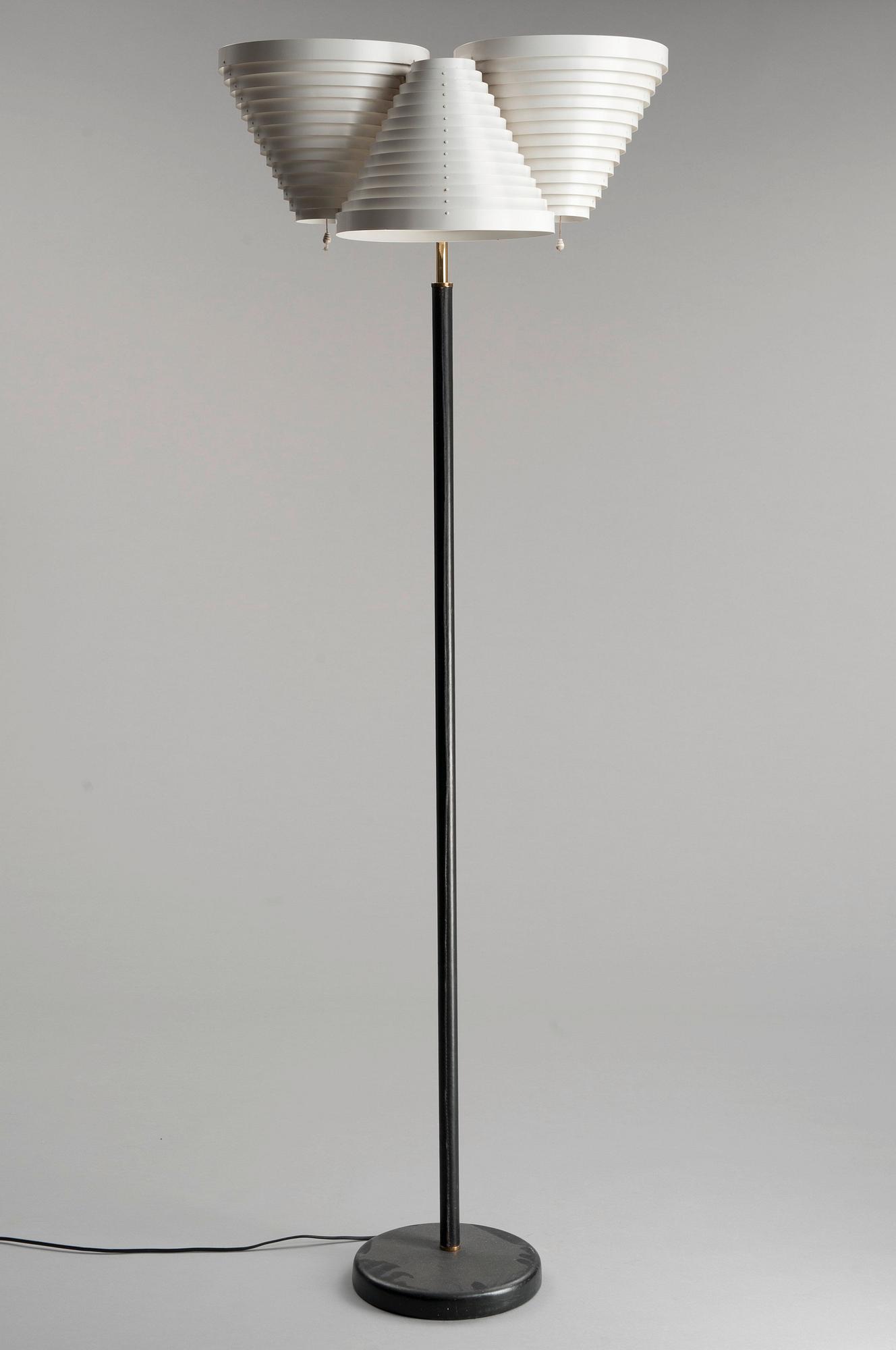 Alvar Aalto, GOLVLAMPA, A809.