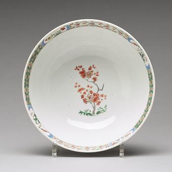 A famille verte bowl, Qing dynasty, Kangxi (1662-1722).