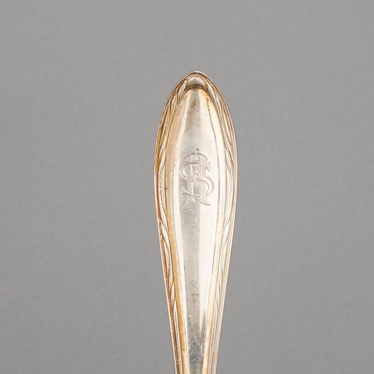 BESTICKSERVIS, 84 delar, silver, modell "Munvig", importstämplat K. Andersson, Stockholm. Vikt, inkl knivar ca 4200 g.