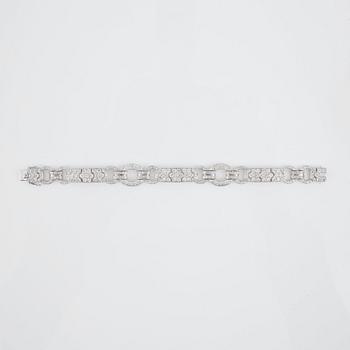 A brilliant-cut diamond bracelet. Total carat weight 7.85 cts.