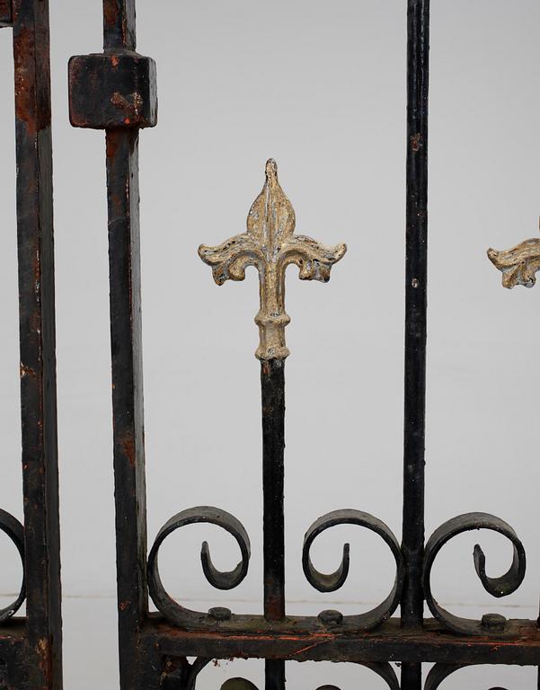 GRINDAR, ett par, smidesjärn, 1920/30-tal.