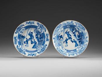 1710. Two blue and white soup dishes, Qing dynasty, Kangxi (1662-1722), with hallmark.