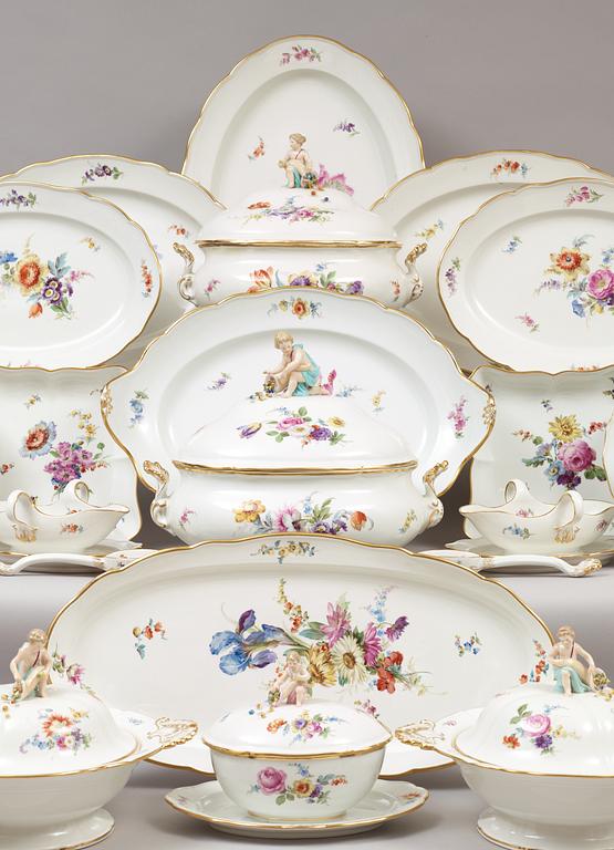 An extensive Meissen dinner service, ca 1900.