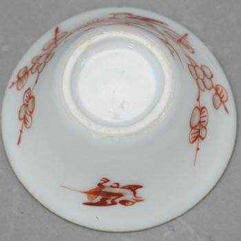 TEKANNA SAMT KOPPAR, 4 st. Porslin, Kina, 1900-tal.