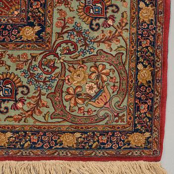 MATTO, a semi-antique Tabriz, ca 339 x 253,5 cm.
