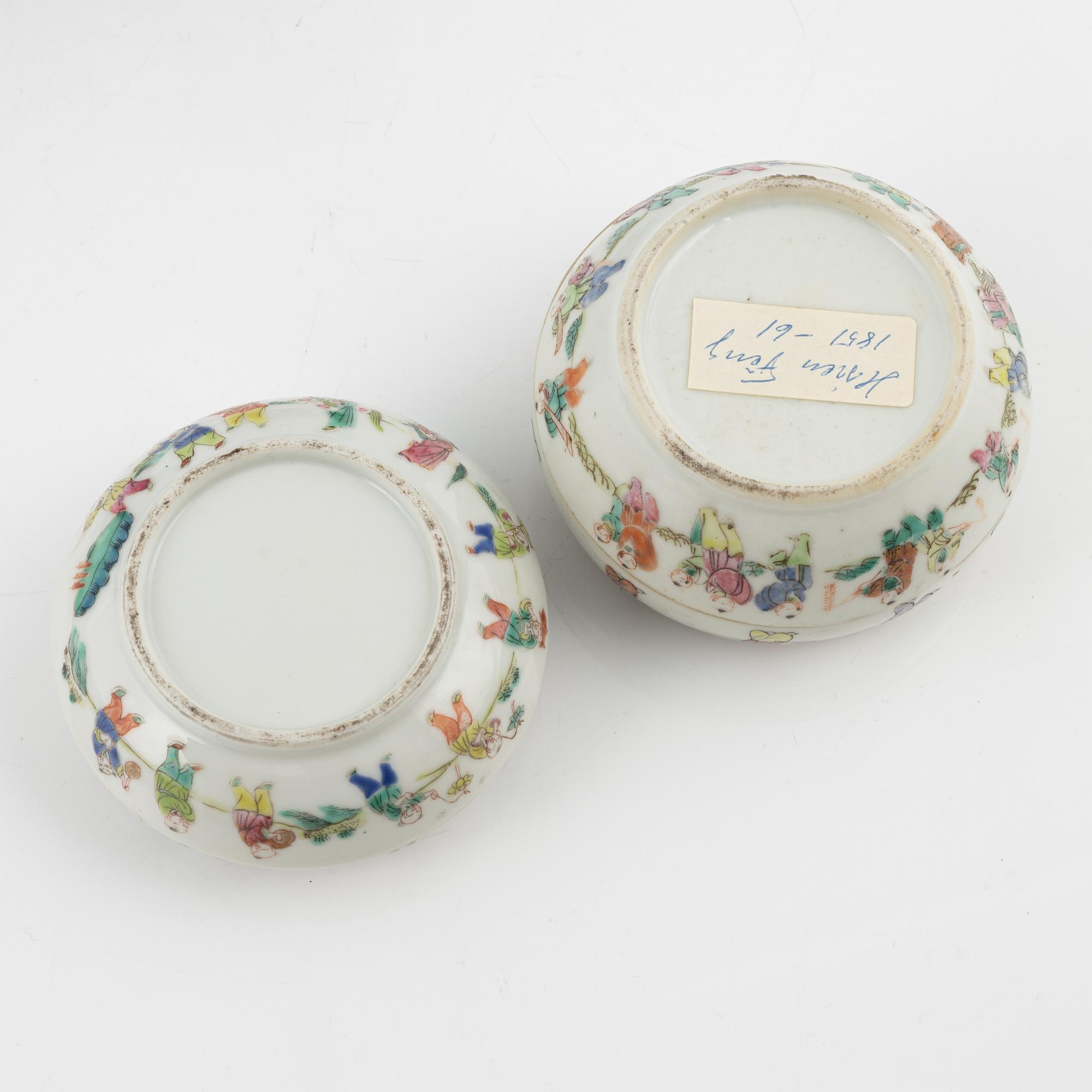 A set of four famille rose boxes with covers and a bowl, late Qing dynasty.