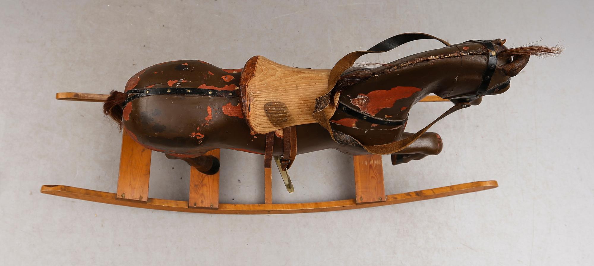 GUNGHÄST, bemålat trä, 1900-talets första hälft.