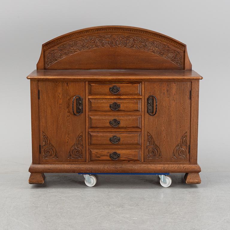 Skänk, jugend/nationalromantik, sent 1800-tal.