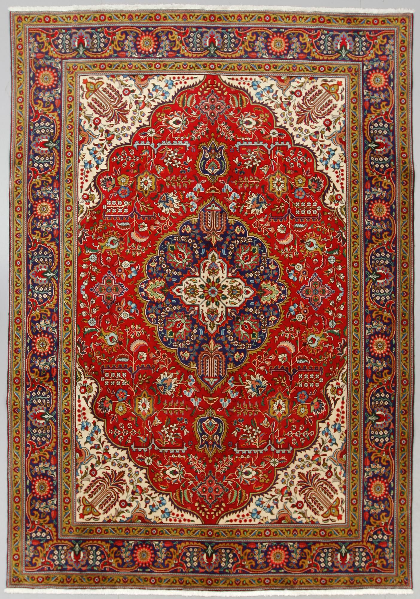 MATTA, Täbriz, ca 348 x 245 cm.