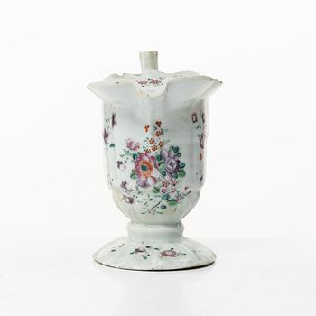 A collection of export porcelain, China, Qing dynasty, 18th century.