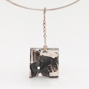 Jorma Laine, A sterling silver necklace. Kultateollisuus, Turku 1974.