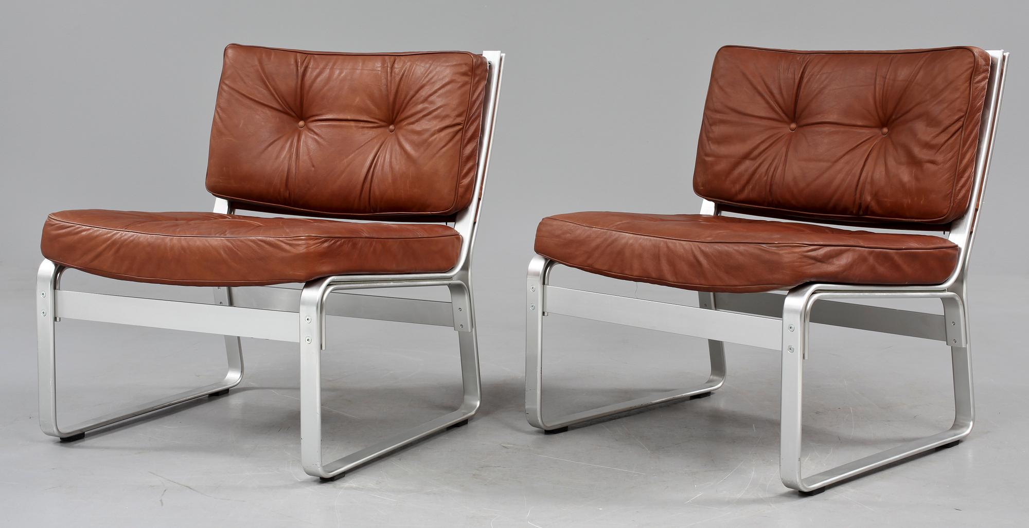 FÅTÖLJER, ett par, "Mondo" samt BORD, Karl-Erik Ekselius för JOC Möbler, 1900-talets andra hälft.