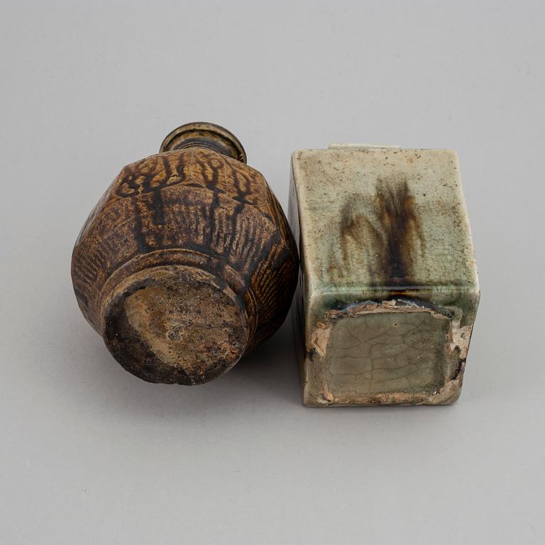 Two South East Asian vases, 19th/20th Century.