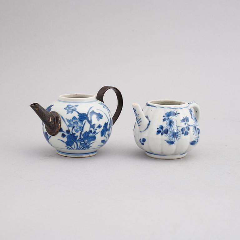 A group of Chinese porcelain, Qing dynasty, Kangxi, Qianlong, 18th and 19th century. Six pieces.